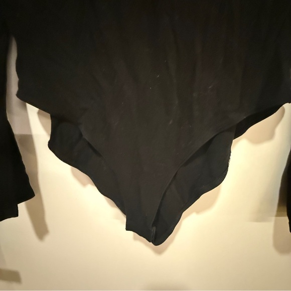 Mangopop Black Long Sleeve V-Neck Bodysuit – Women’s Size L - Picture 3 of 4
